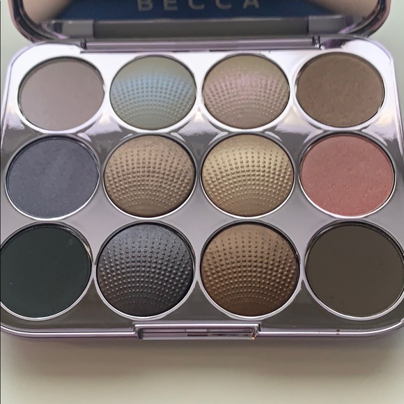 Becca Eyeshadow Pallete - Picture 2 of 2